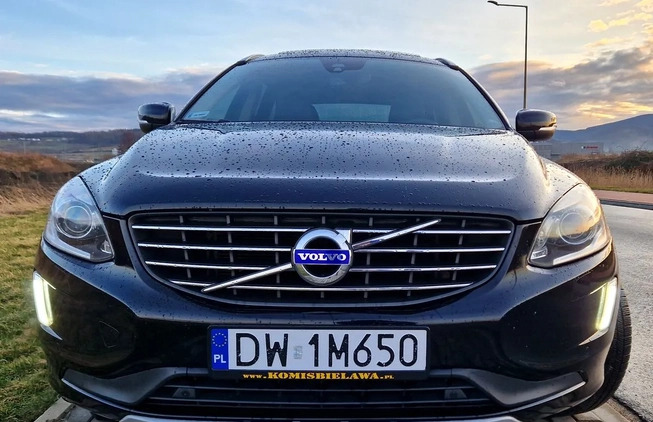 Volvo XC 60 cena 115900 przebieg: 140000, rok produkcji 2017 z Bielawa małe 301